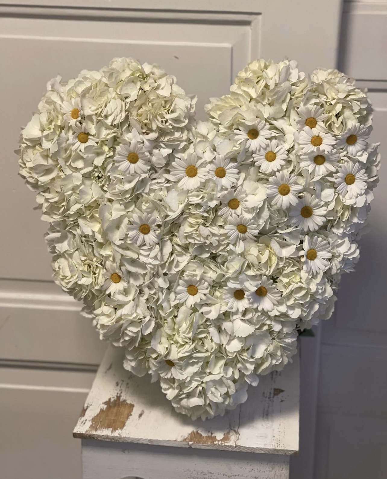 Smuteční srdce bílé 40cm