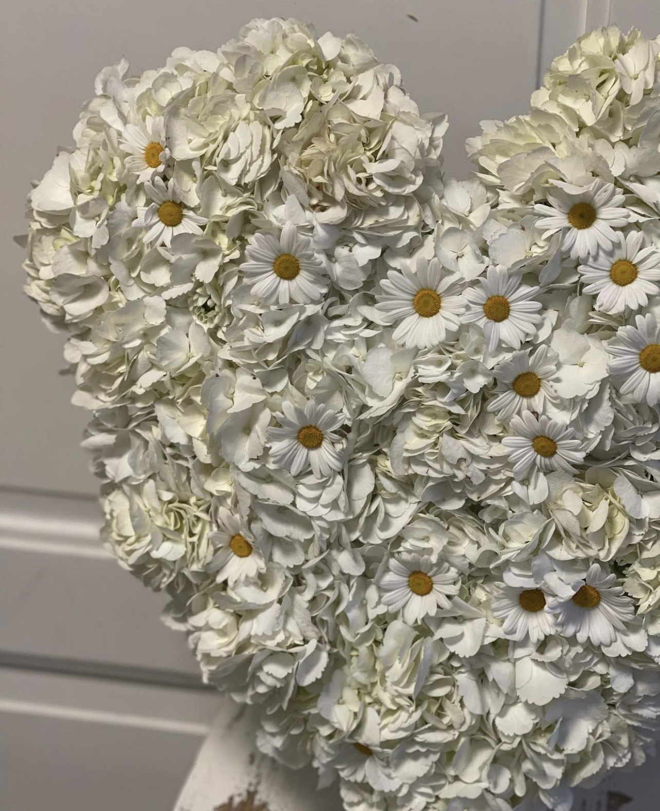 Smuteční srdce bílé 40cm