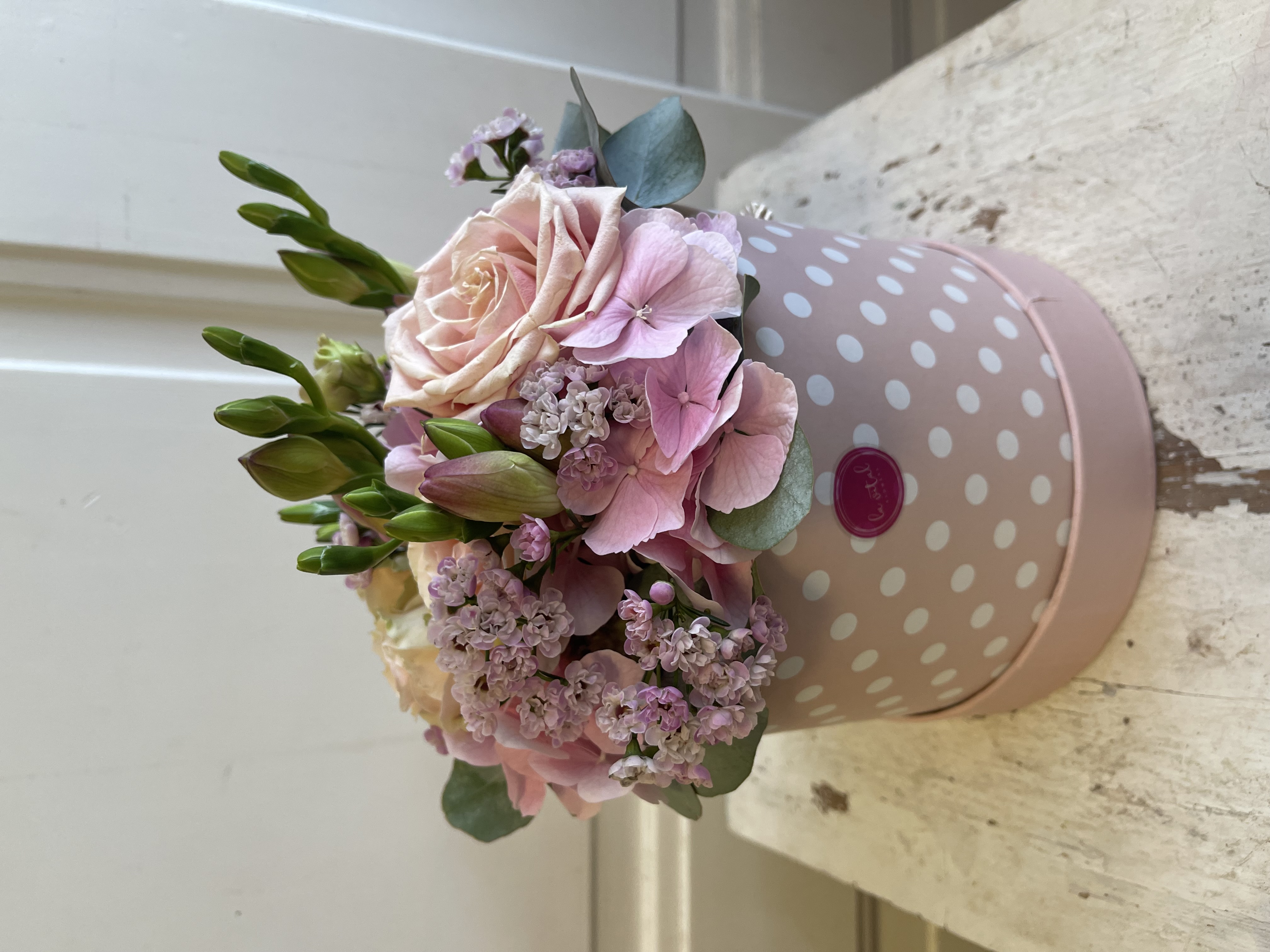 Flower box - hortensie a fresie