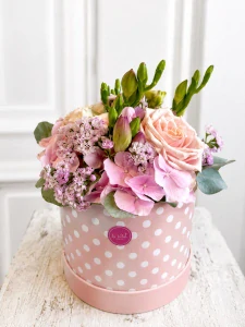 Flower box - hortensie a fresie