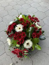 Smuteční kytice - červená chryzantema