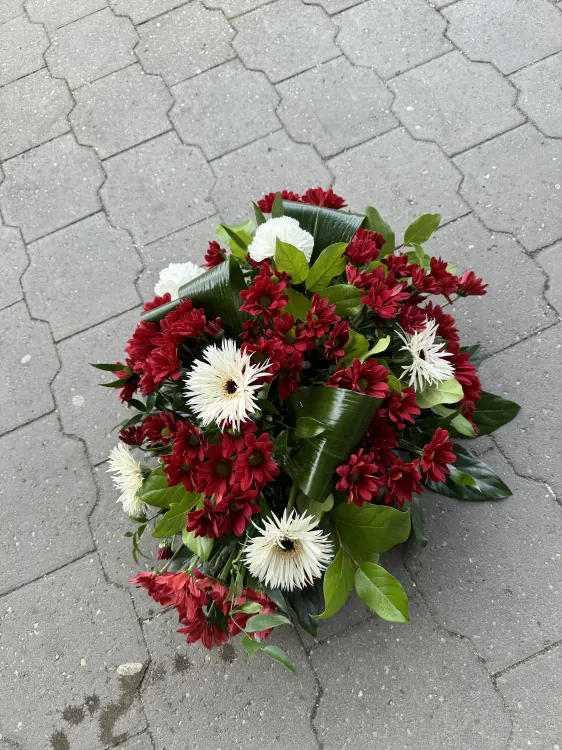 Smuteční kytice - červená chryzantema  