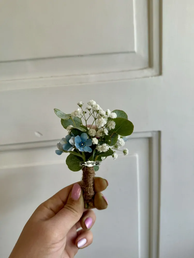 Klopa ženichovi nebo svědkovi  - pivoňky Sarah 