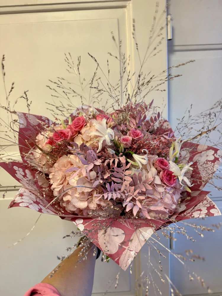 Kytice maxi - hortensie a minirůže