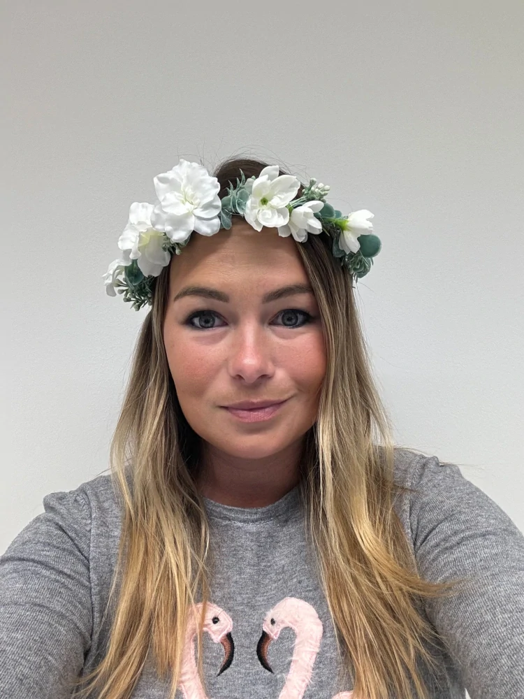 Umělá květina - Věneček na hlavu 