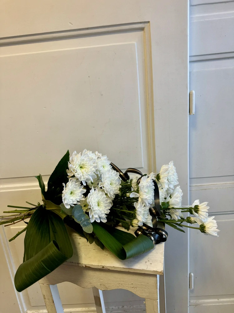 Smuteční kytice - chryzantémy  bílé 