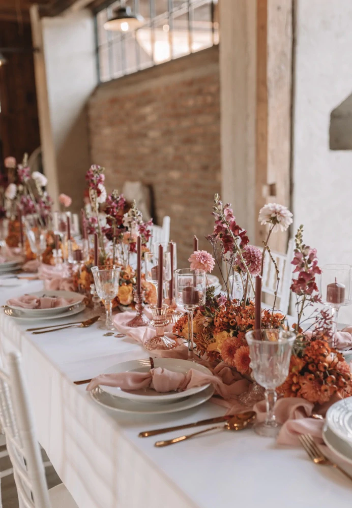 Svatební květinová výzboba stolů -1kus parteru 