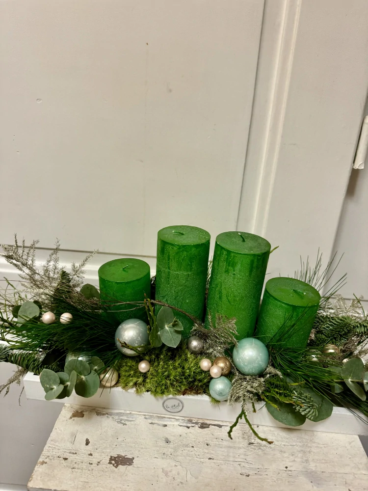 Svícen adventní mechový  zelené svíčky