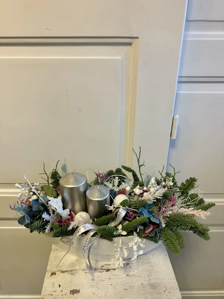 Svícen bílo modrý  s růžovou 