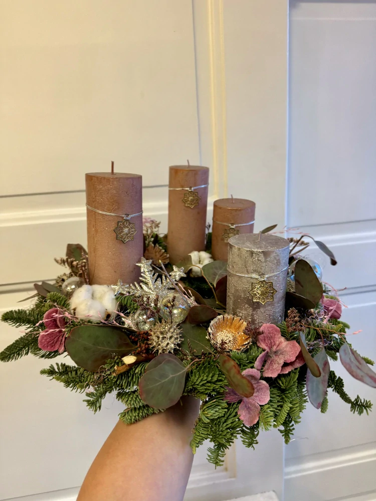 Adventní věnec přírodní rosegold