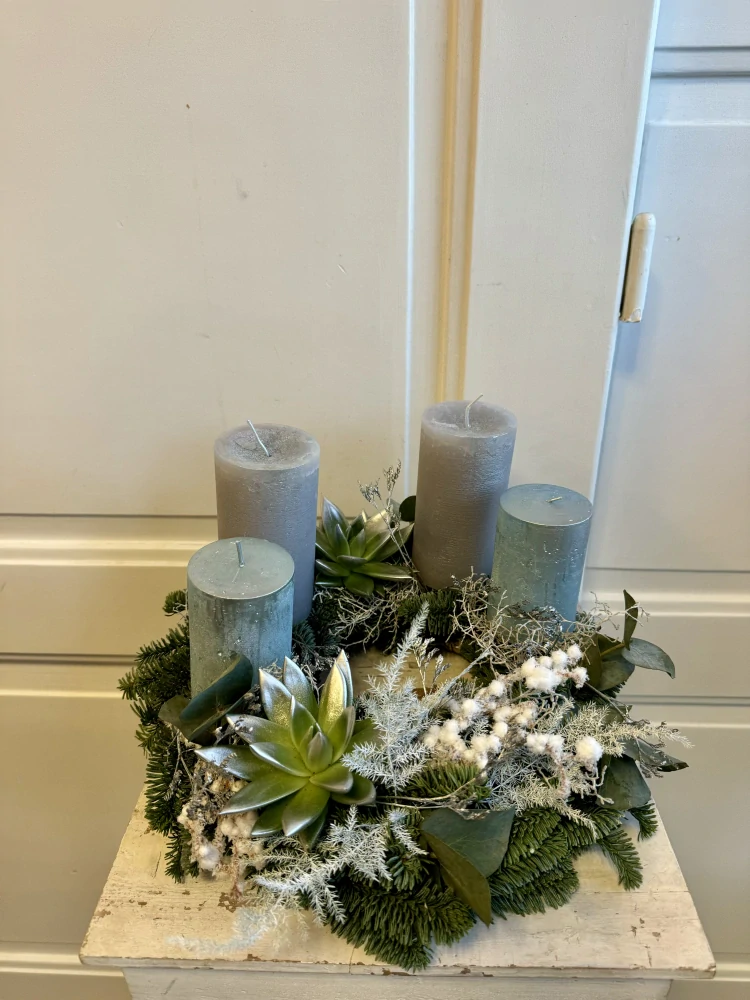 Adventní věnec přírodní bílá 