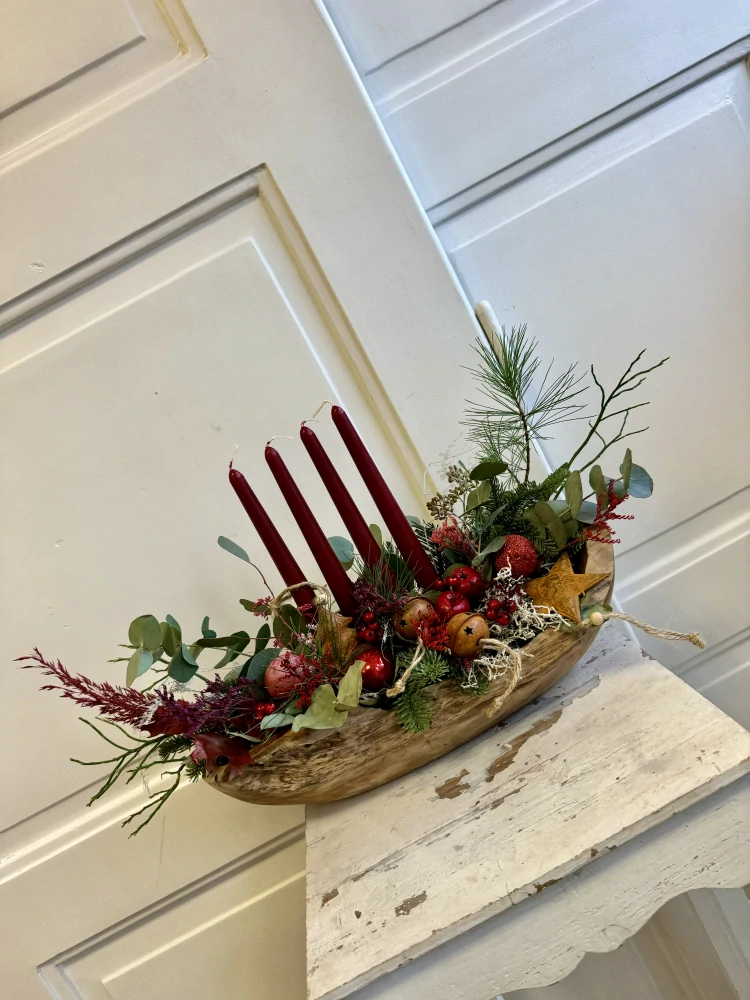 Adventní svícen v teakové nádobě  červená 