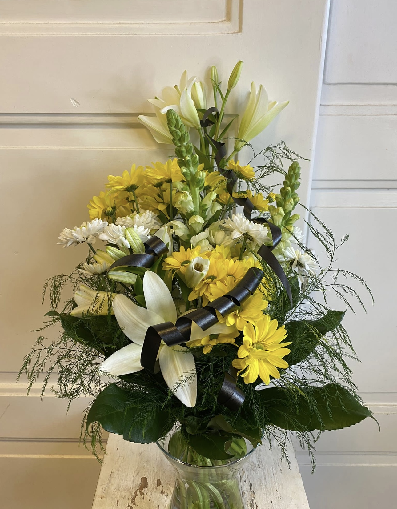 Smuteční kytice - mix žluto bílá