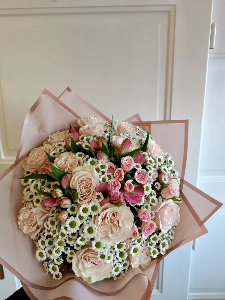 Kytice - luxusní růže a santini 