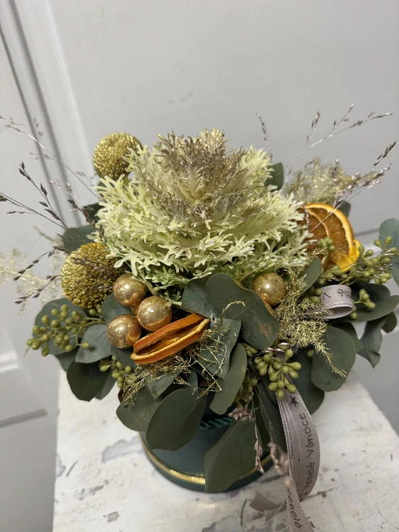 Flower box sváteční brassica s pomeranči 