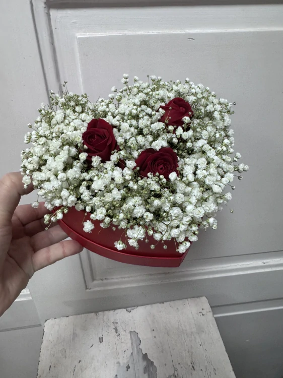Flower box - srdce 3ks  růže a nevěstin závoj 