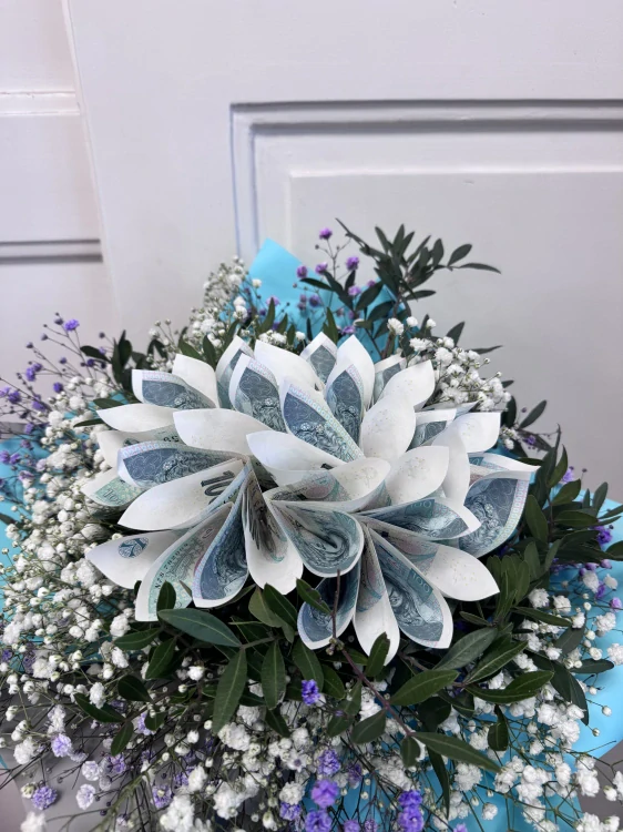 Netradiční kytice - kytice z bankovek 3