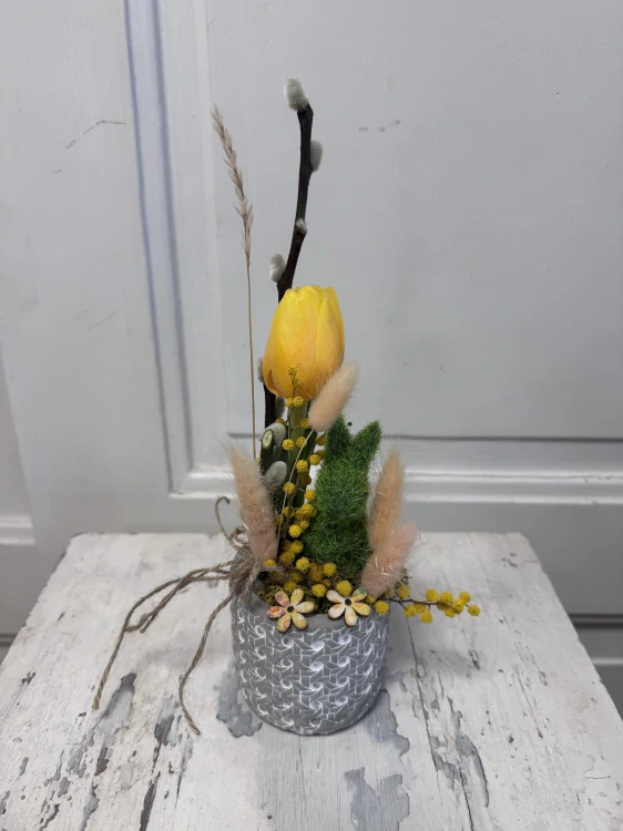 Jarní dekorace tulipánek 