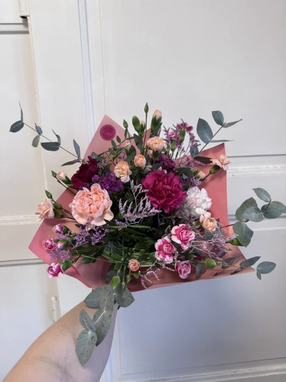 Vintage karafiátová kytice