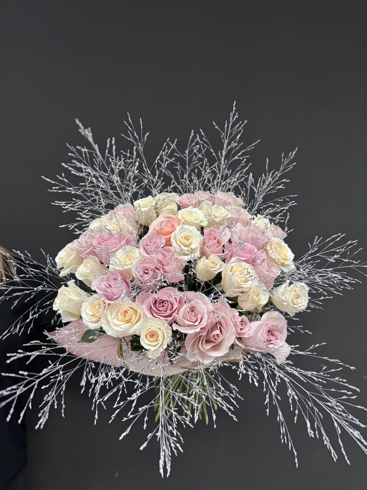 Royal Blush - Luxusní kytice 50 růží