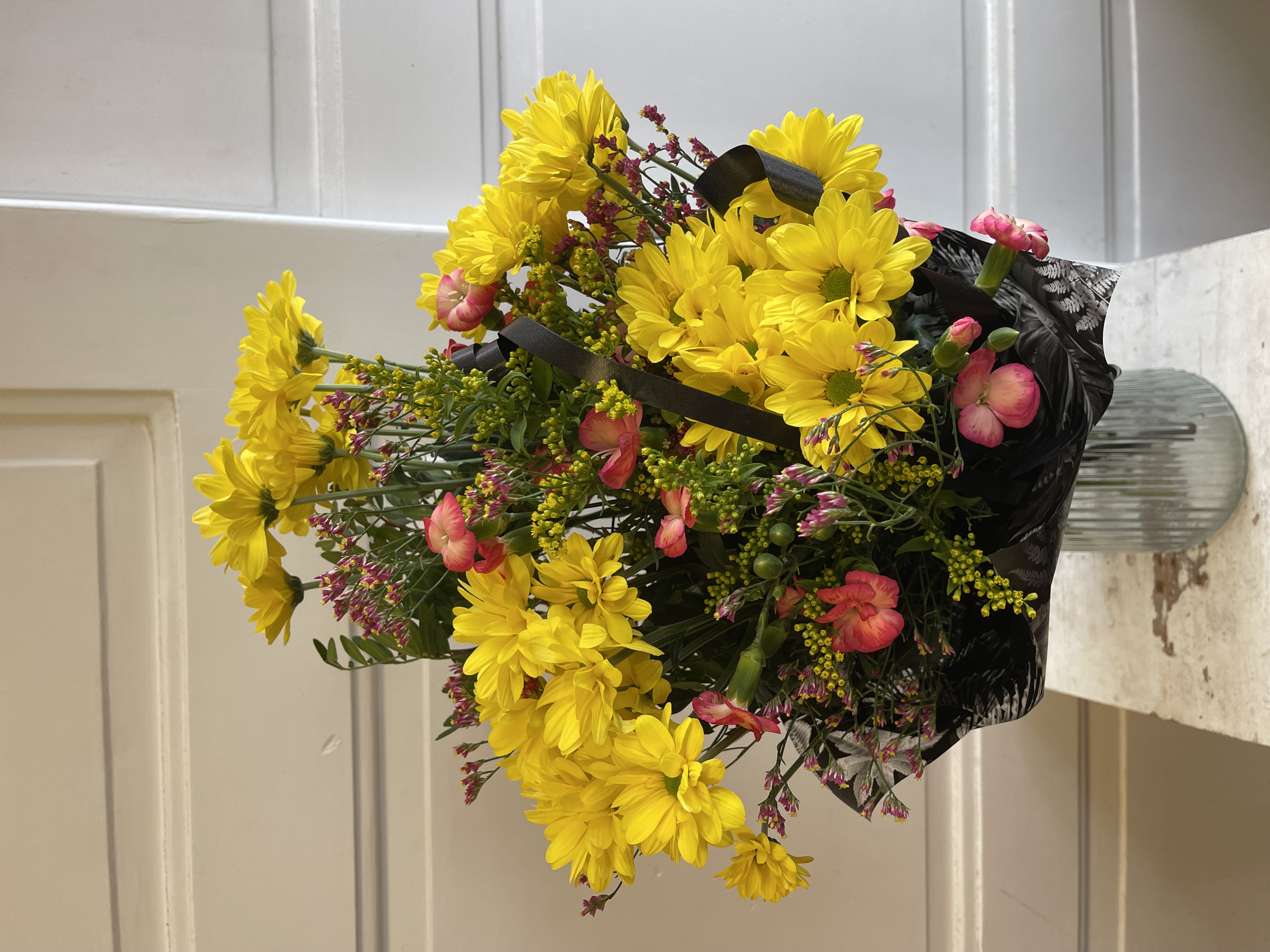 Smuteční kytice - žluté chryzantémy 