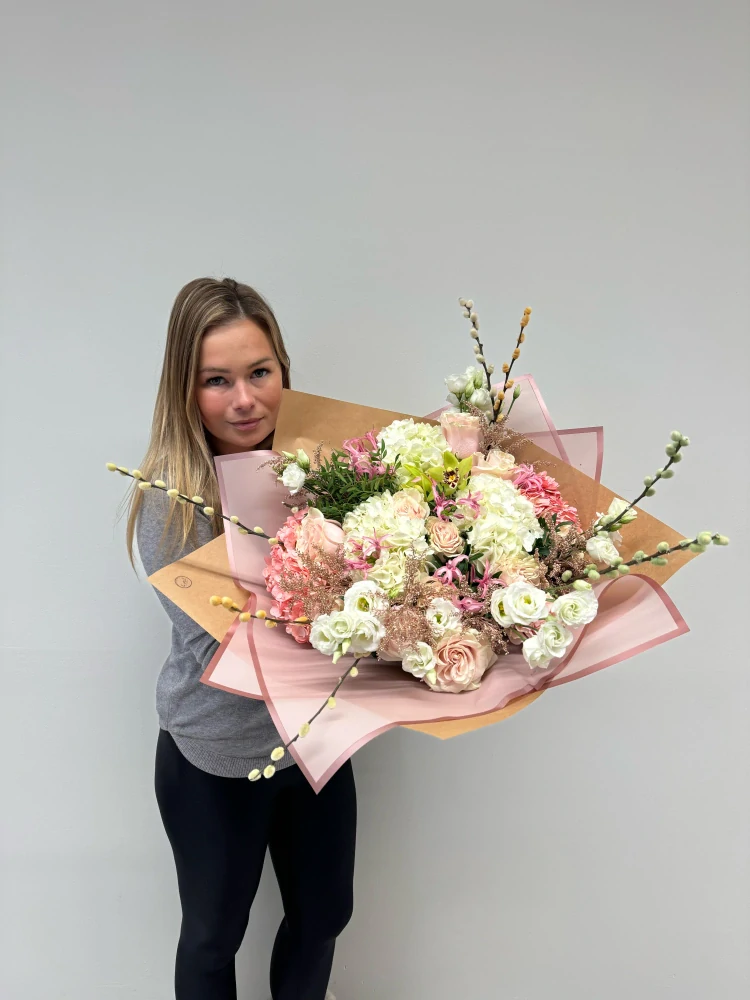 Kytice maxi - luxusní mix pivoňek a hortensií