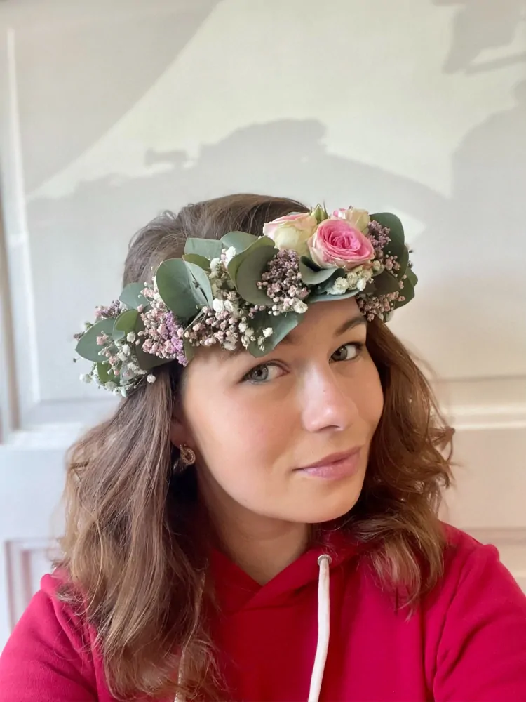 Věneček minirůžičky, gypsofila a eucalyptus