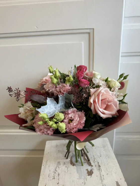 Kytice - růže a sezonní mix květin 