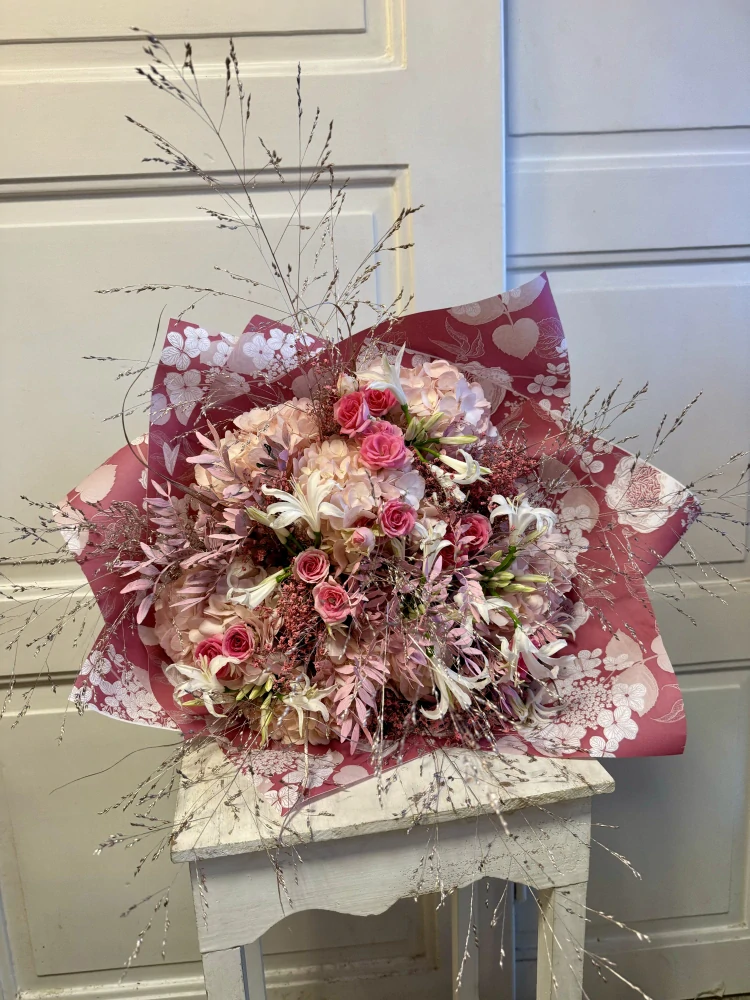 Kytice maxi - hortensie a minirůže