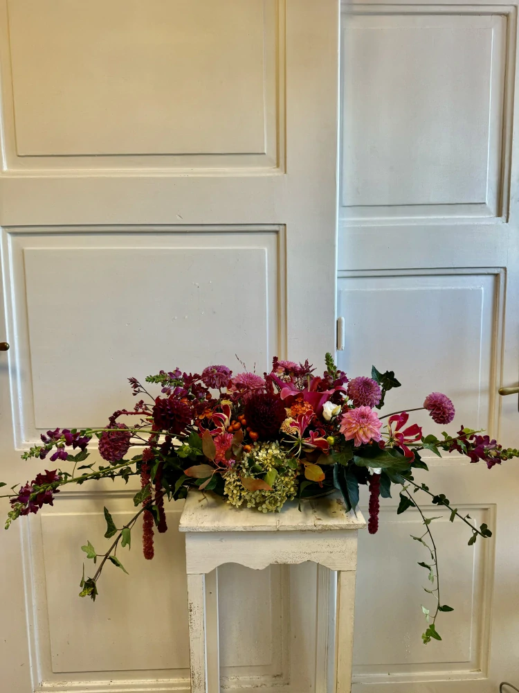 Smuteční aranžmá - bordó