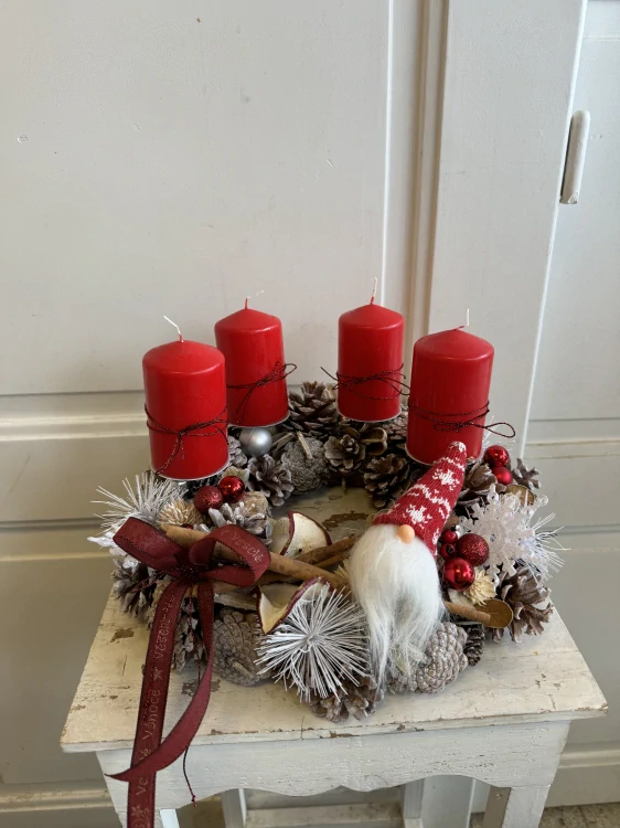 Adventní věnec červený trpaslík 