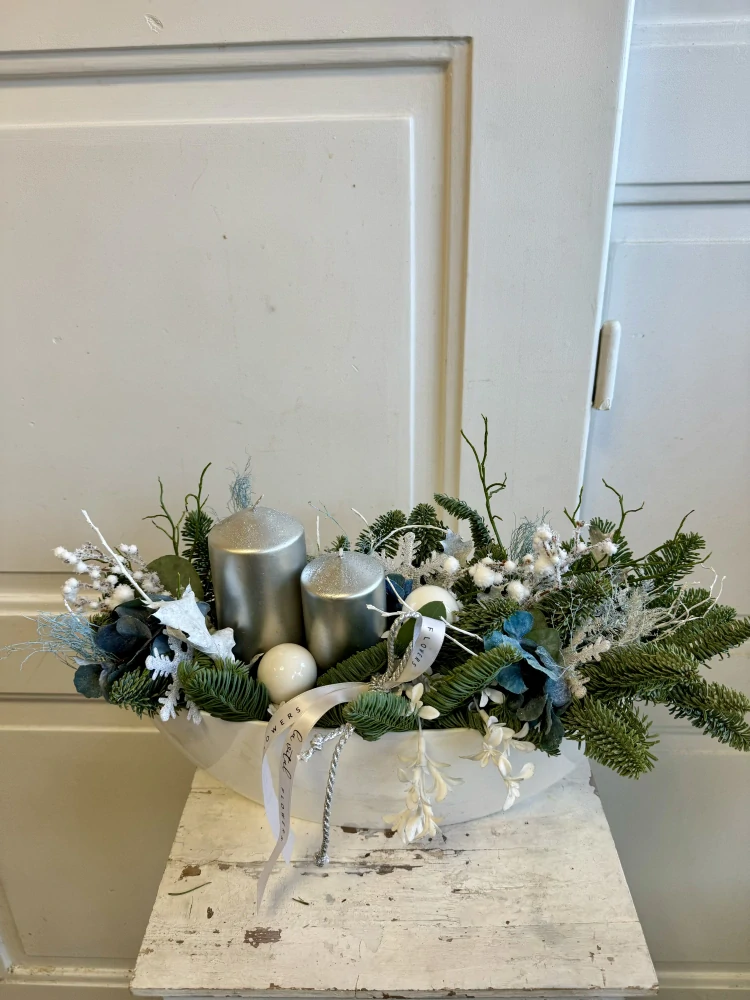 Svícen bílo modrý 