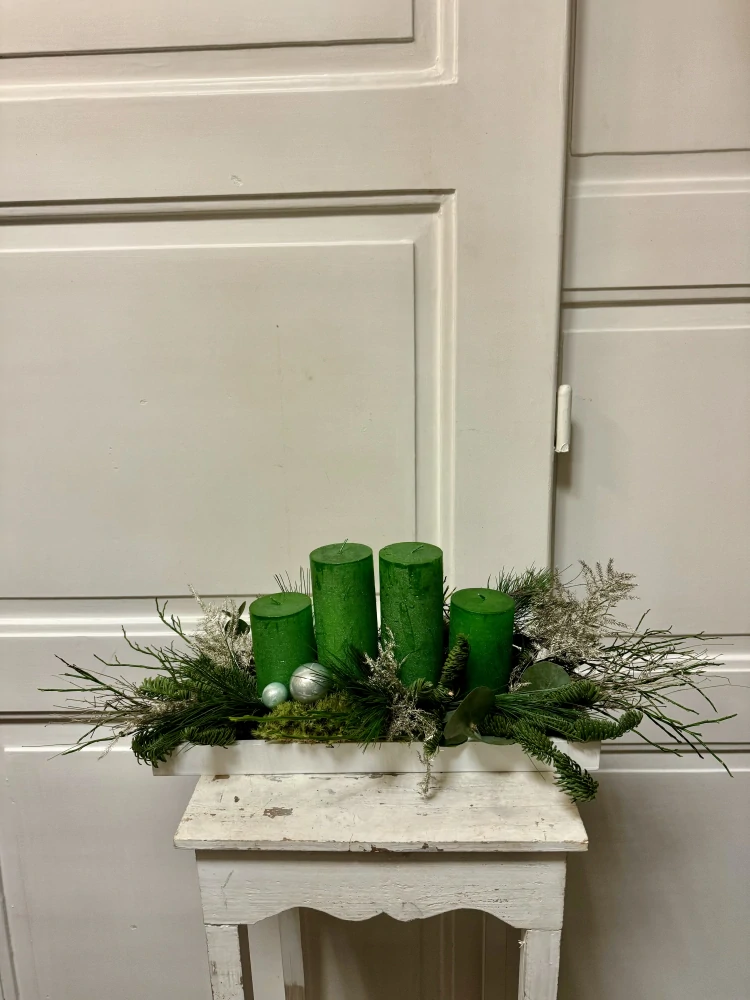 Svícen adventní mechový  zelené svíčky