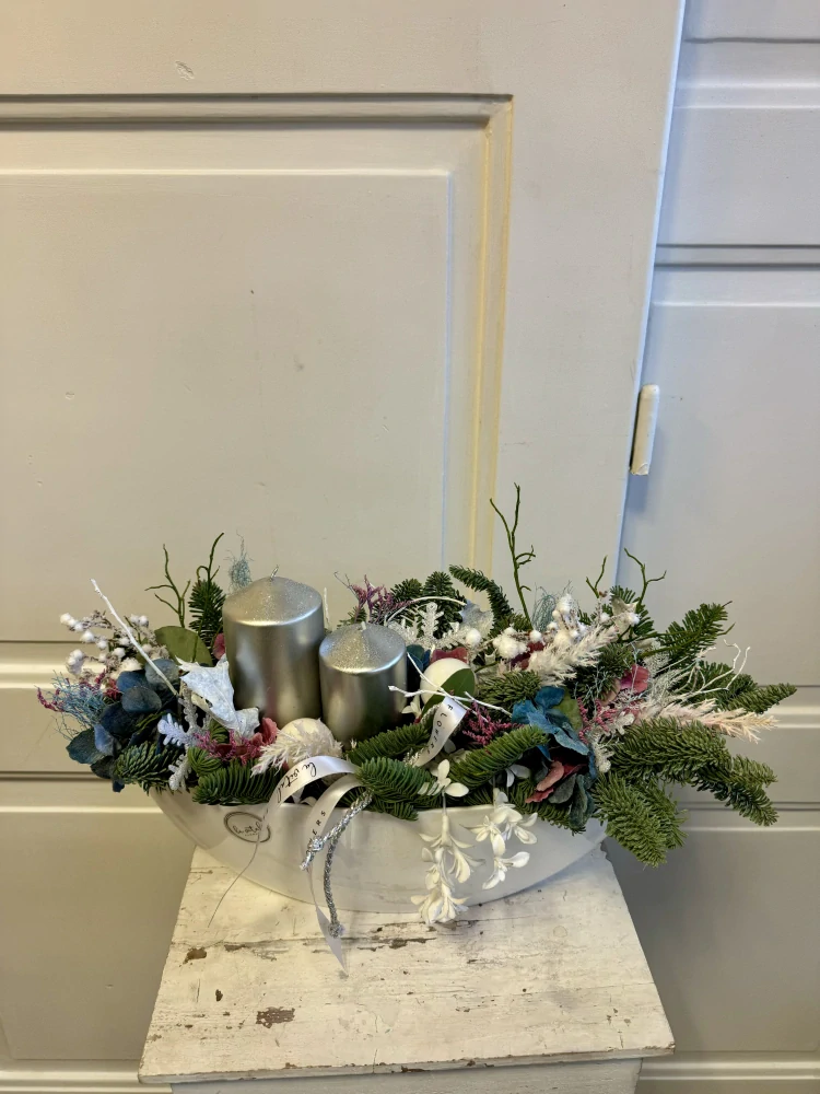 Svícen bílo modrý  s růžovou 