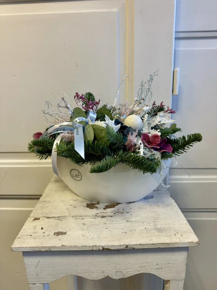 Zimní dekorace bílo modrá s růžovou 