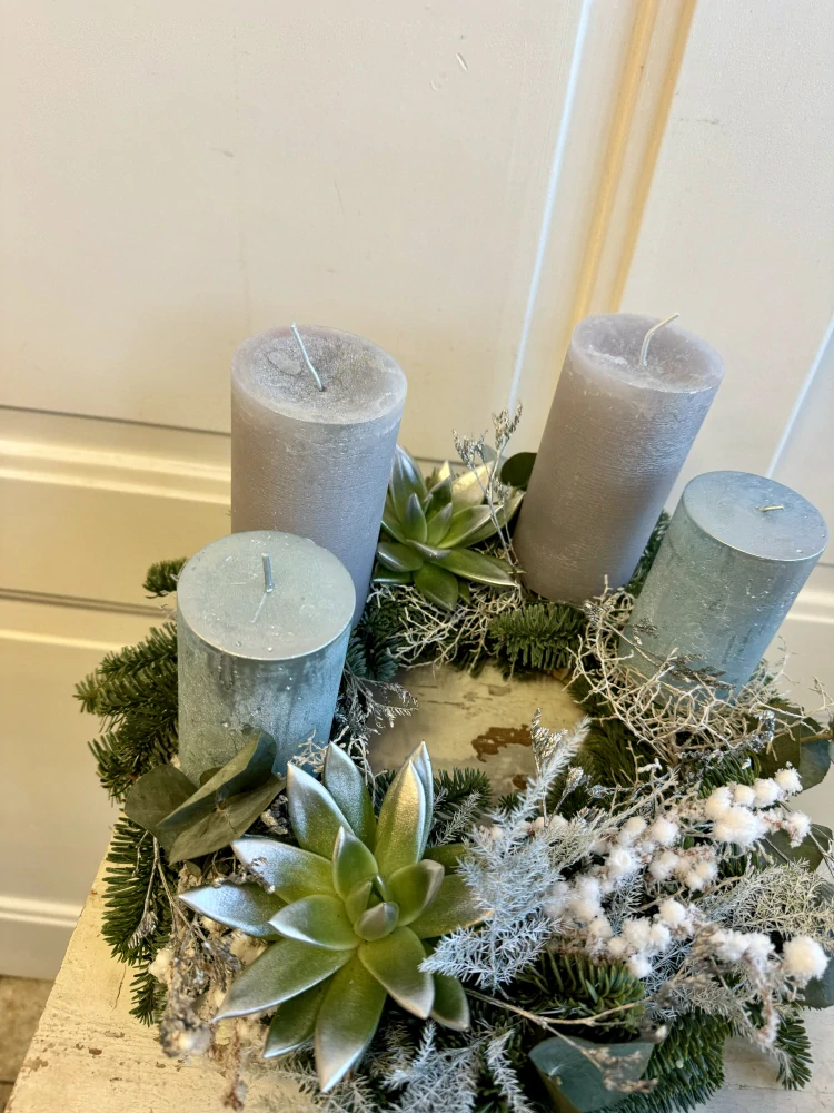 Adventní věnec přírodní bílá 