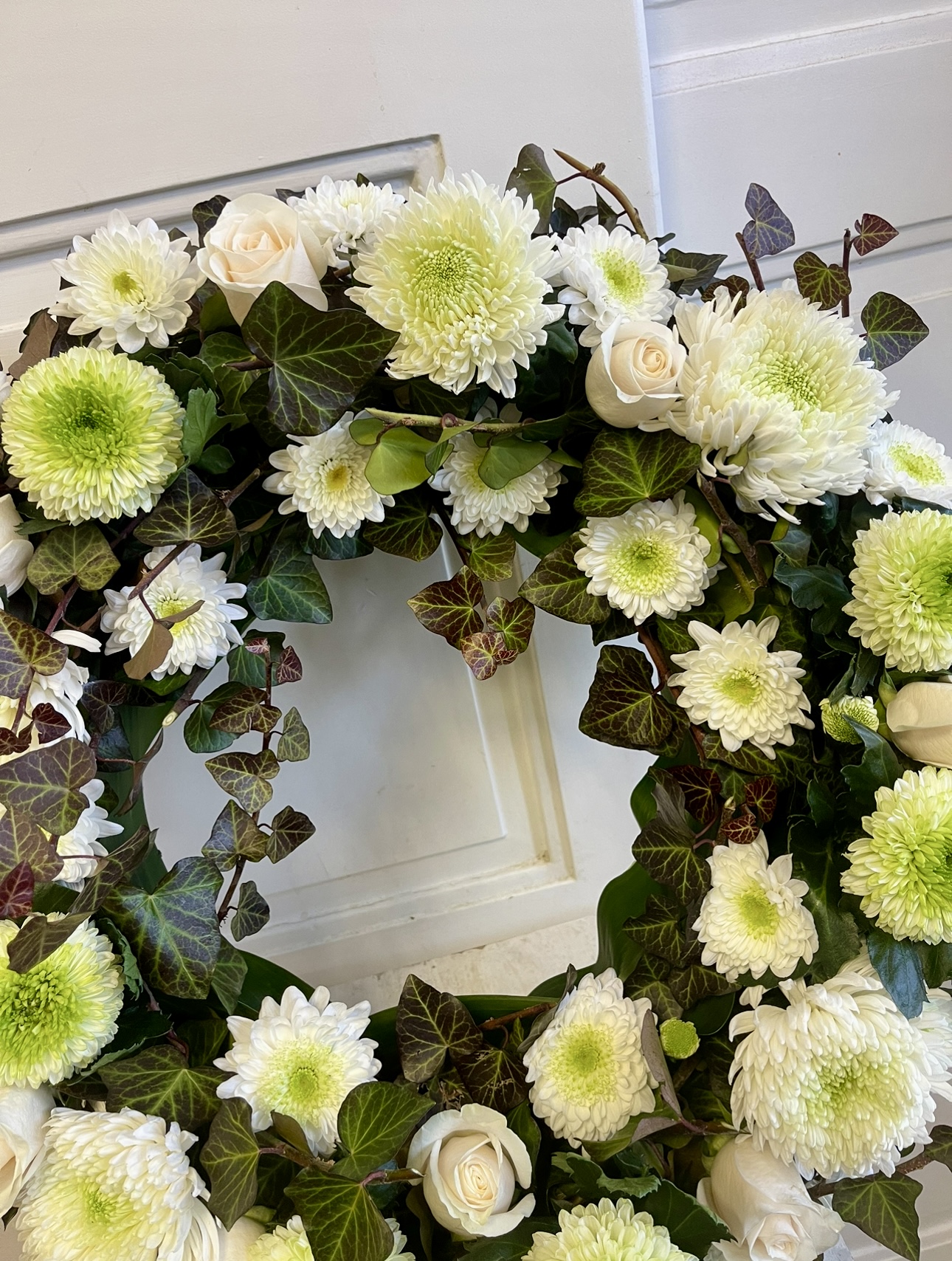 Smuteční věnec luxusní bílý 