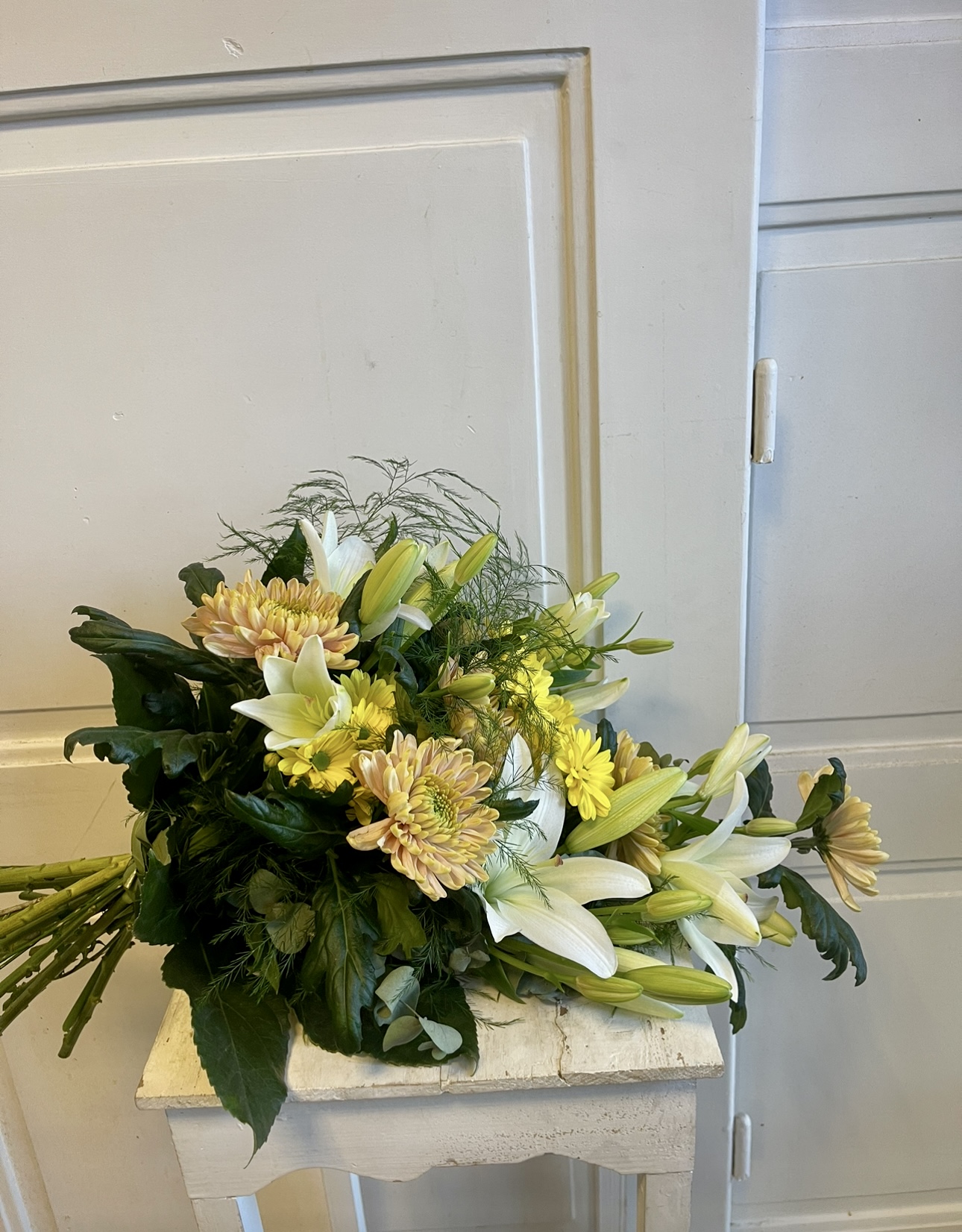 Smuteční kytice - mix žluto bílá