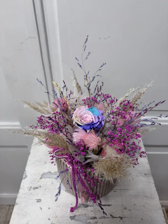 Dekorace stabilizovaná růže do fialkovo-růžova  