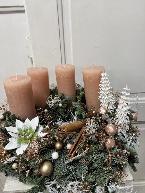 Svícen adventní a věnec na pověšení  