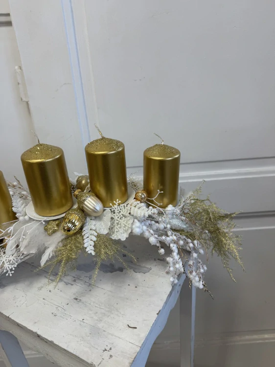 Svícen adventní bílozlatý oblouk