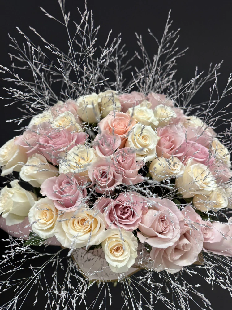 Royal Blush - Luxusní kytice 50 růží