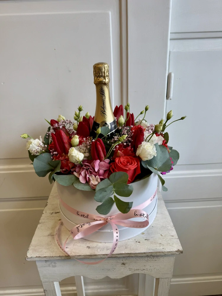 Flower box maxi - růžovobílý s lahví