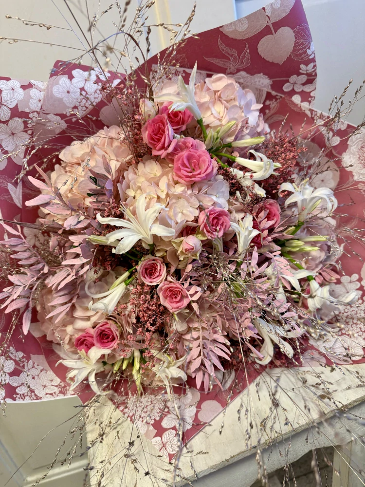 Kytice maxi - hortensie a minirůže