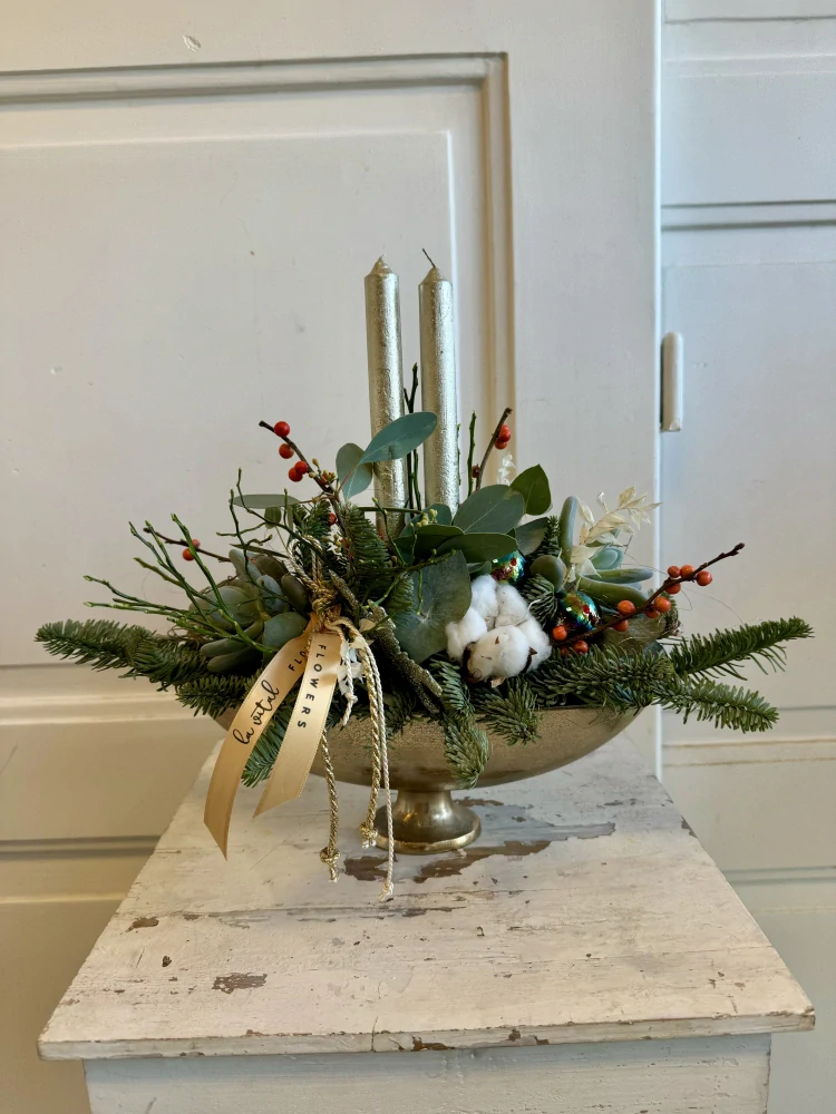 Svícen zlatý s bavlníkem