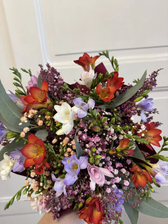 Kytice - fresie 23ks 