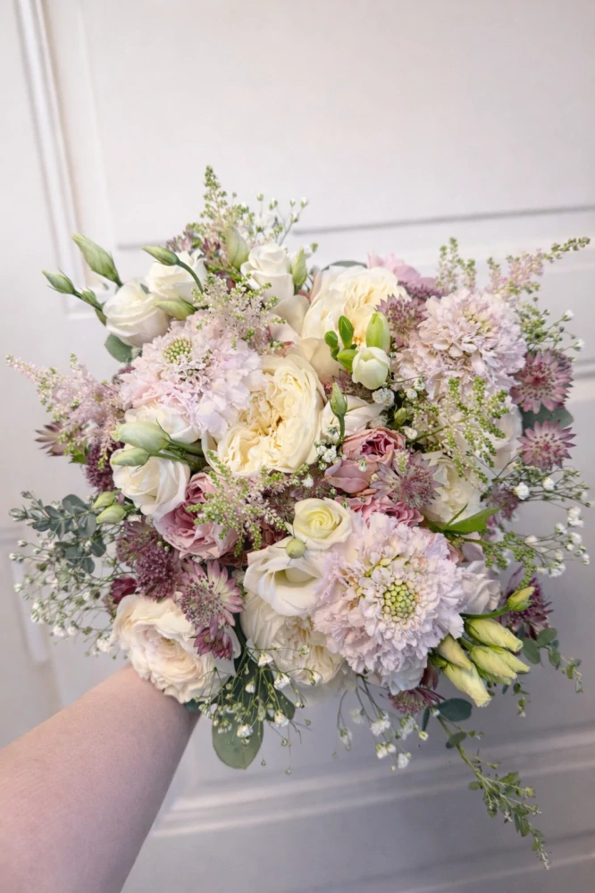 Svatební komplet v jemných pastelových tónech