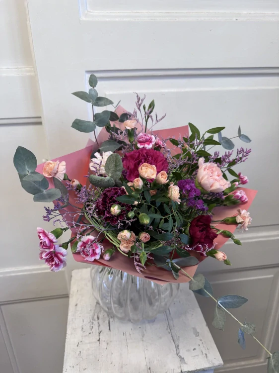 Vintage karafiátová kytice