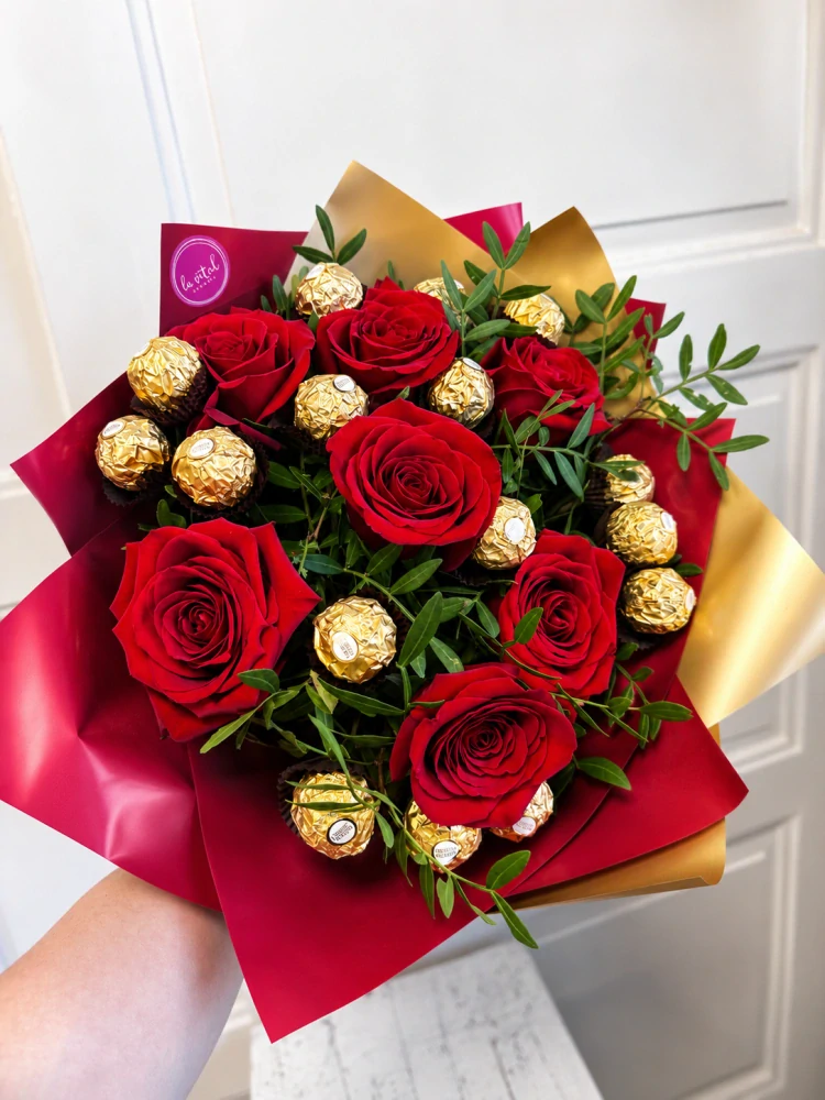 Kytice - Růže 15ks a Ferrero Rocher