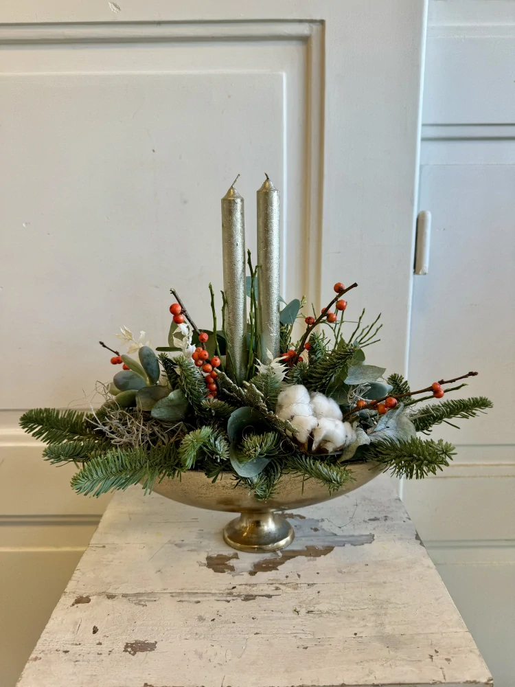 Svícen zlatý s bavlníkem